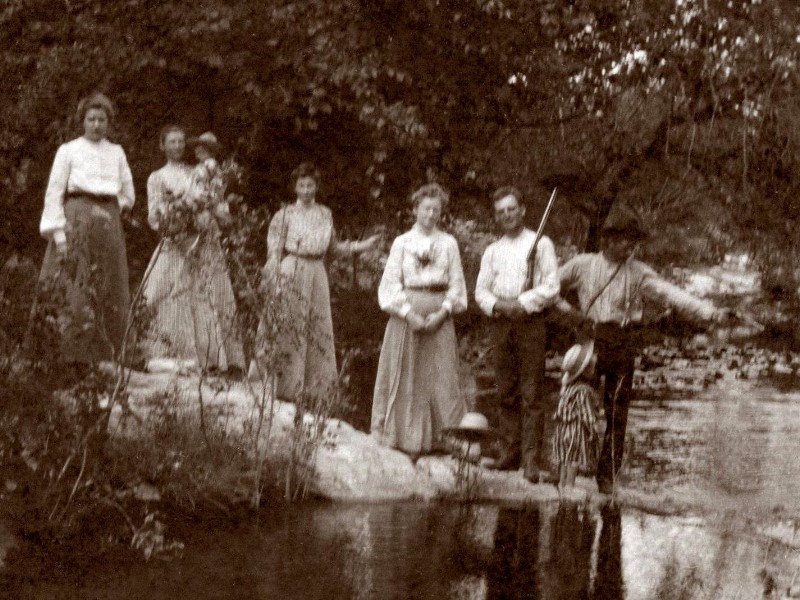 Pedernales Picnickers, c. 1905 01